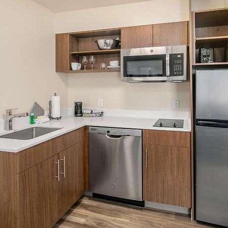 Executive Residency By Best Western Navigator Inn & Suites Everett Exterior photo